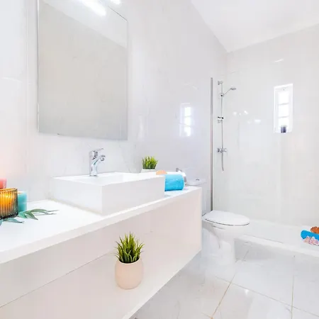 Villa In Albufeira Near Sea Beach Vila Albufeira