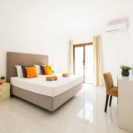 Villa In Albufeira Near Sea Beach Vila *